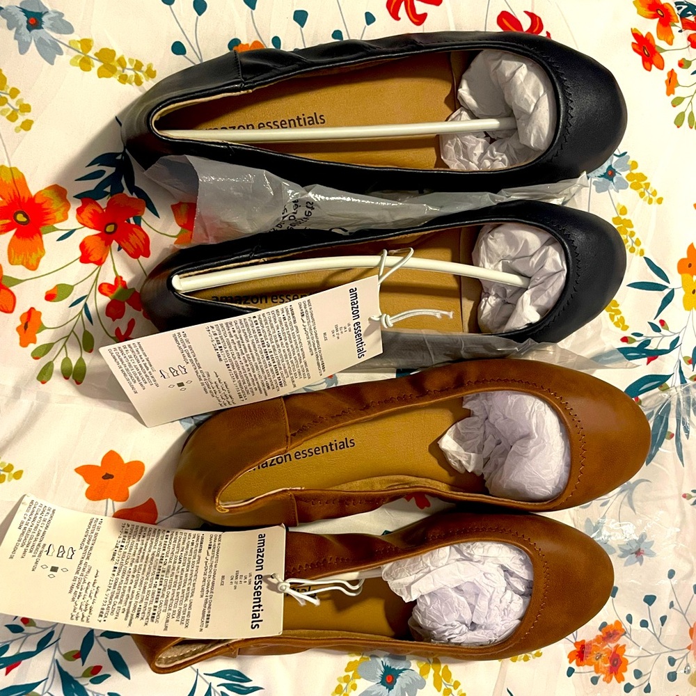 Ballet flat shoes size 10W Navy and Tan